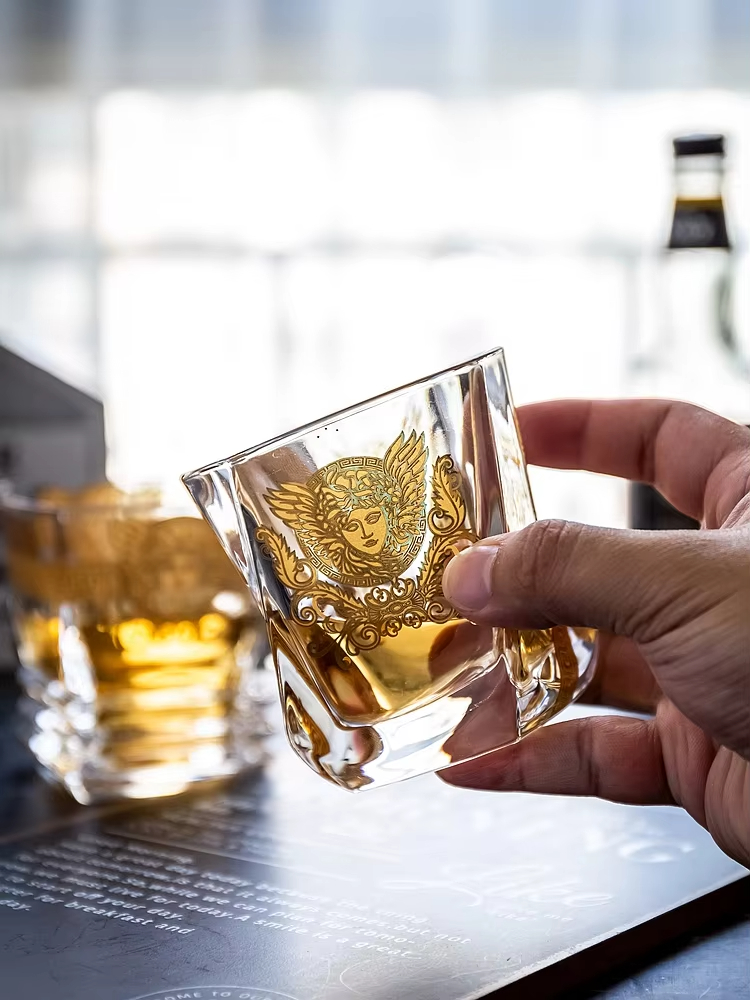 Medusa Gold Head Painted Whisk - огляд і ціна Whisky Beer And Wine